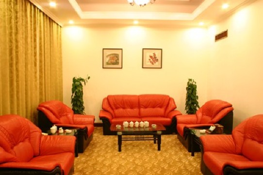 赛菲尔酒店(株洲火车站服装市场中心店)-客卧