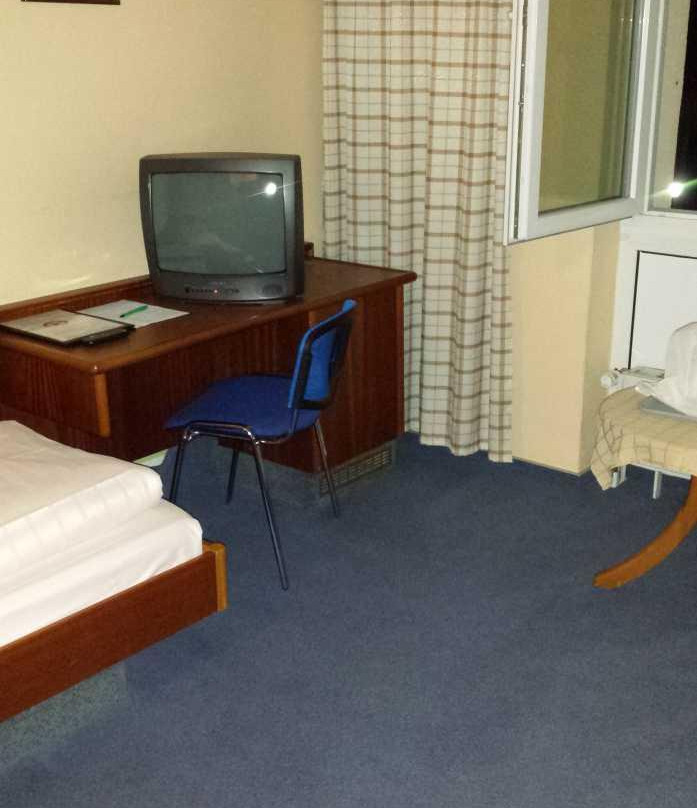 瓦尔多夫机场酒店/森彻科有限公司