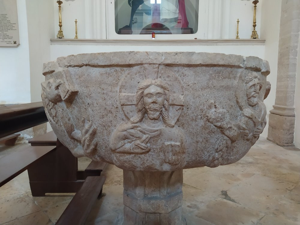 Chiesa di Sant'Adoeno-比谢列必去景点