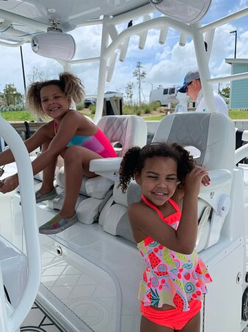 Outbound Fishing Charters-马拉松必去景点