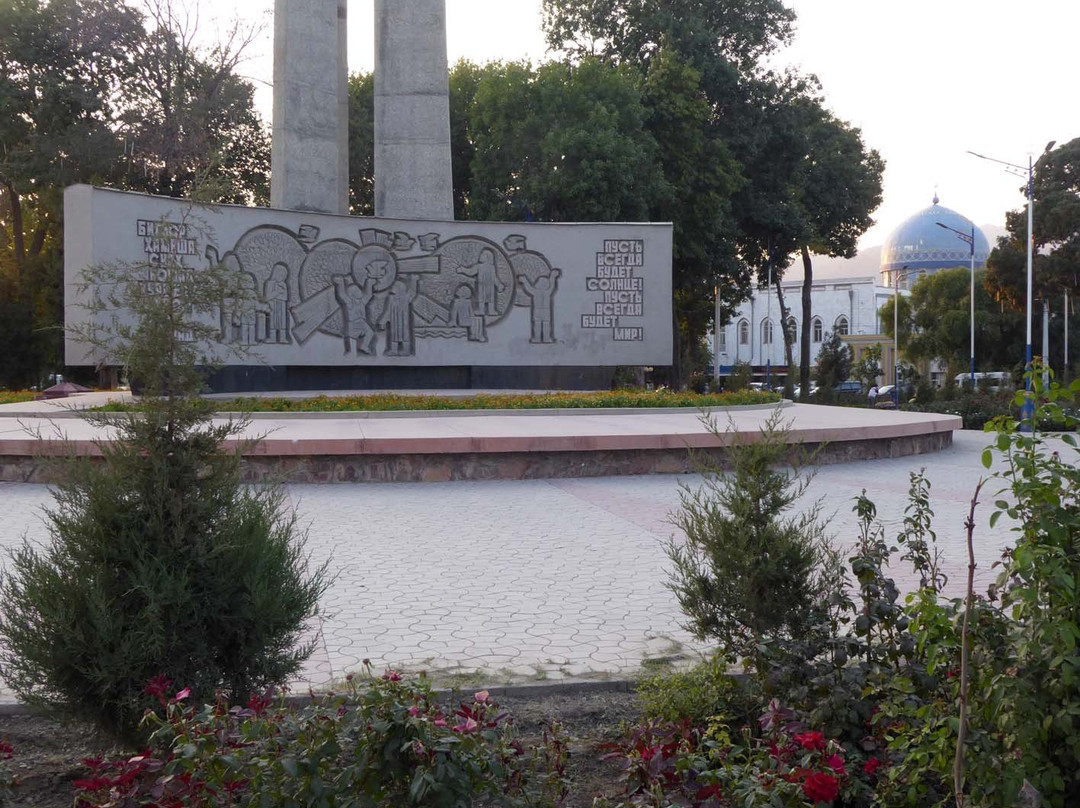 Qayroqqum旅游景点-Stella Fallen Heroes in the Fight Against Fascism