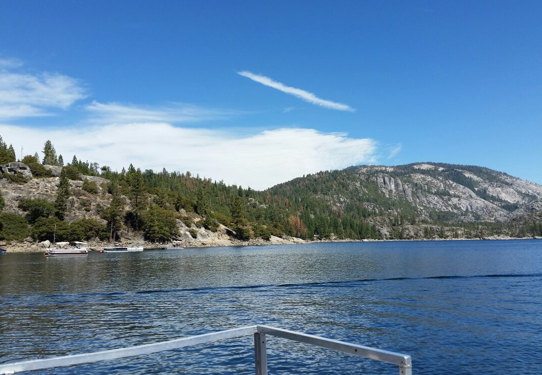 Pinecrest Lake Marina景点图片
