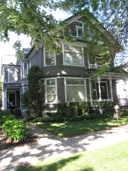 Gray House-客卧