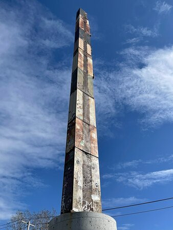 World's Tallest Filing Cabinet-伯灵顿必去景点