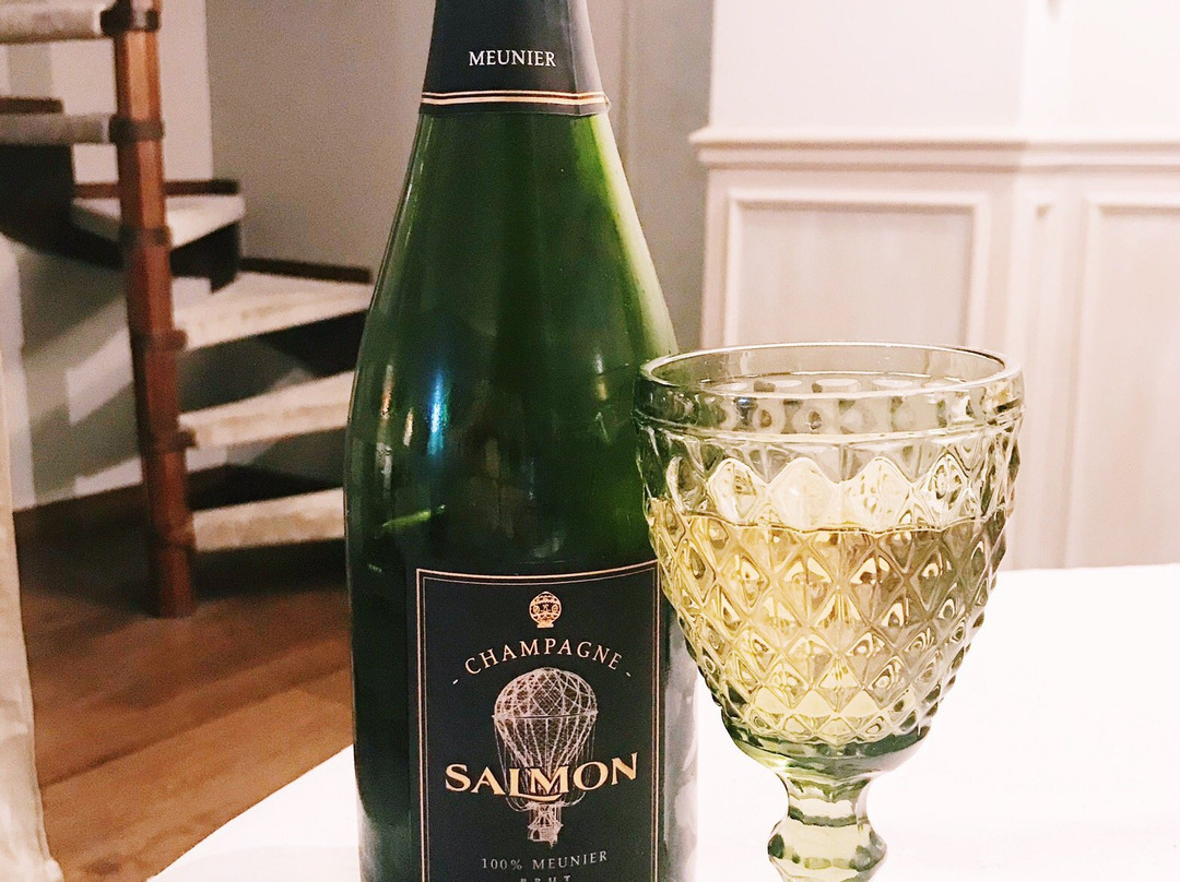 Champagne Salmon景点图片