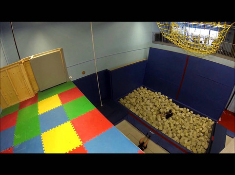 Thornton旅游景点-Vertical Zone Trampoline Centre