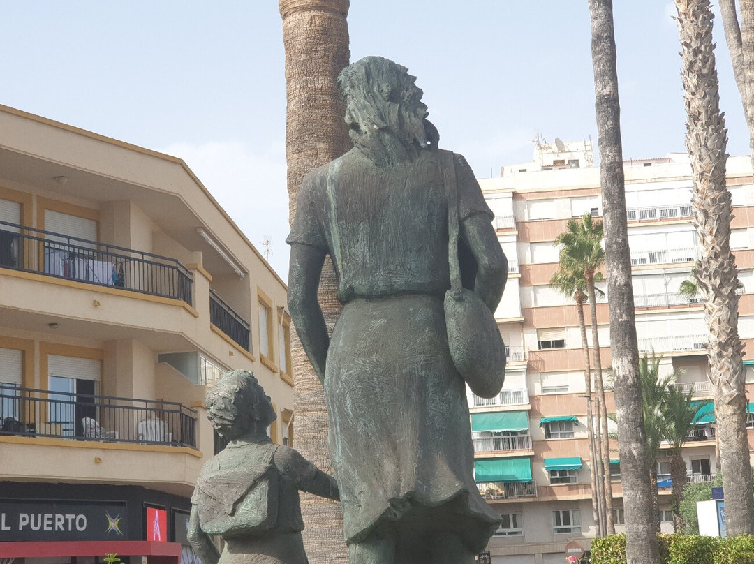 Monumento Homenaje A La Mujer Aguileña