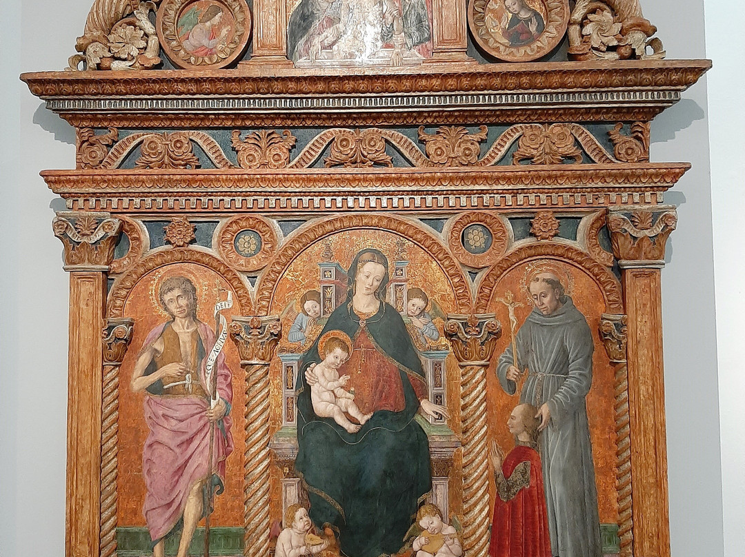Palazzo dei Musei - Pinacoteca di Varallo e Museo Calderini-Varallo必去景点