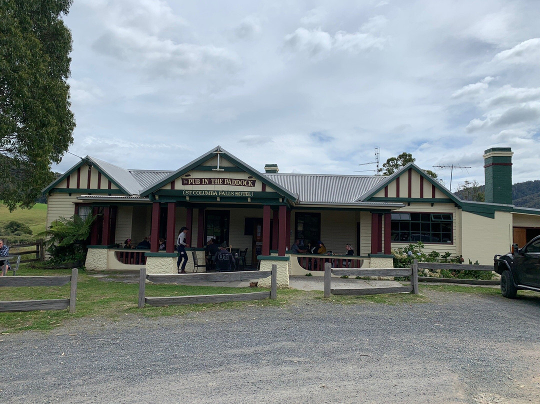 Pub in the Paddock主图