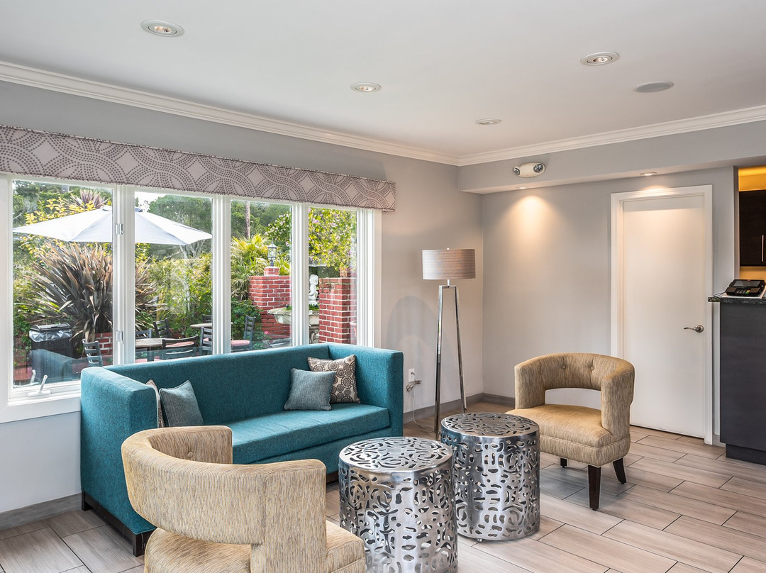 海边蒙特利尔舒适旅馆