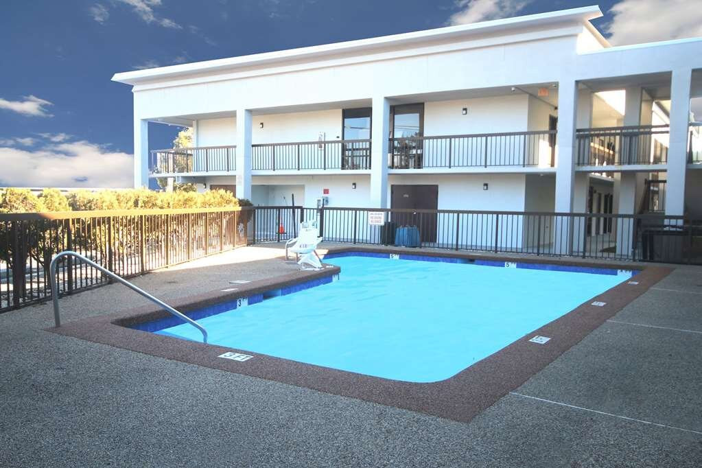 Clarion Pointe Statesville主图