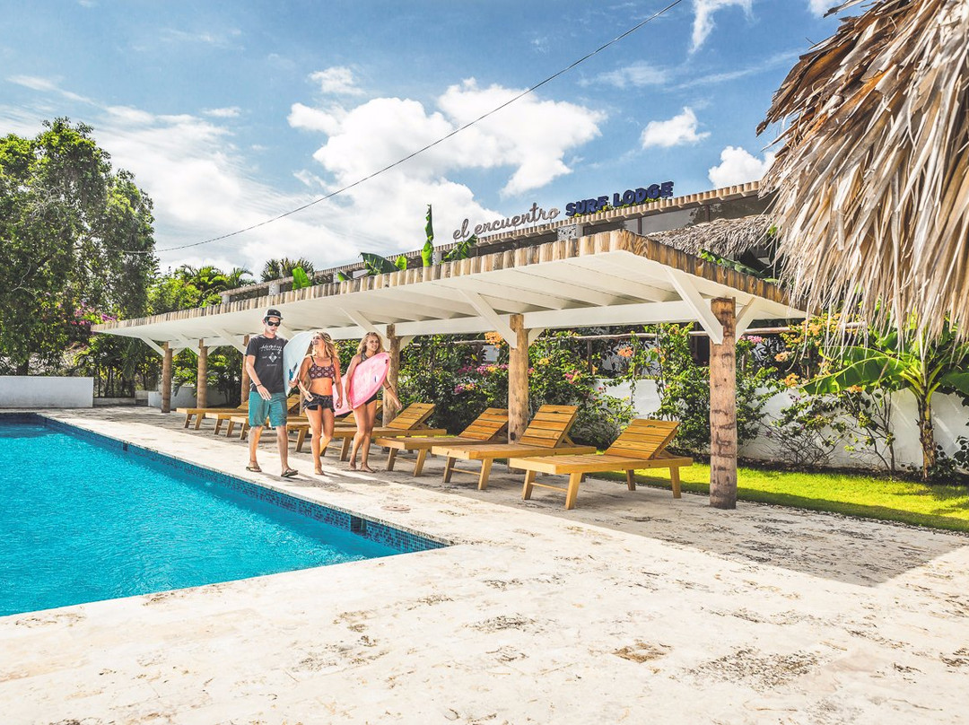 Perla Marina酒店住宿-El Encuentro Surf Lodge