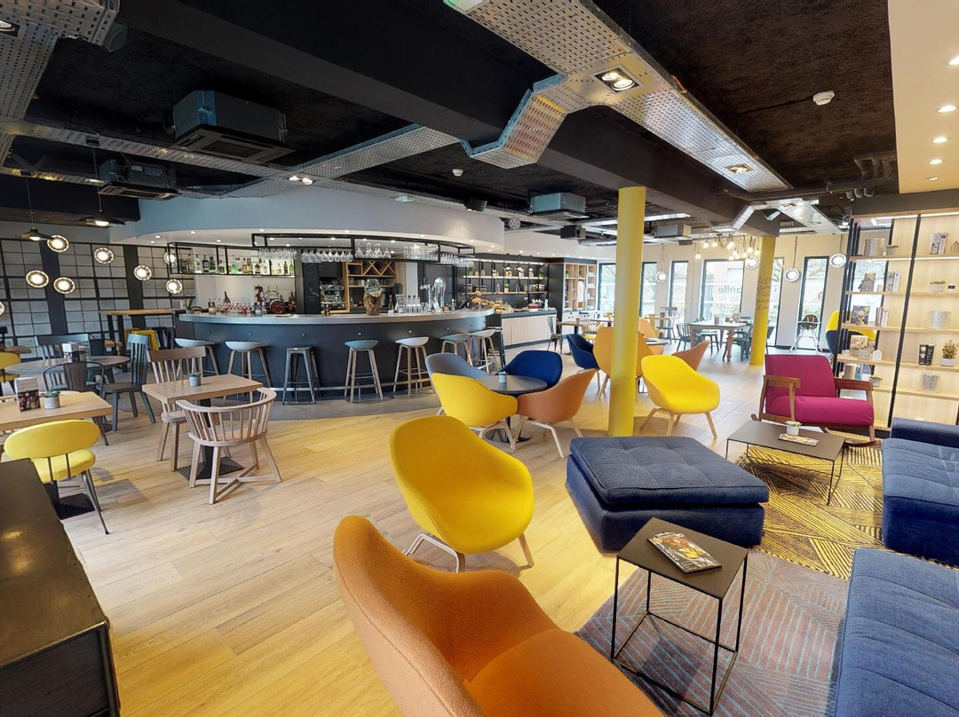 Campanile Fontainebleau主图