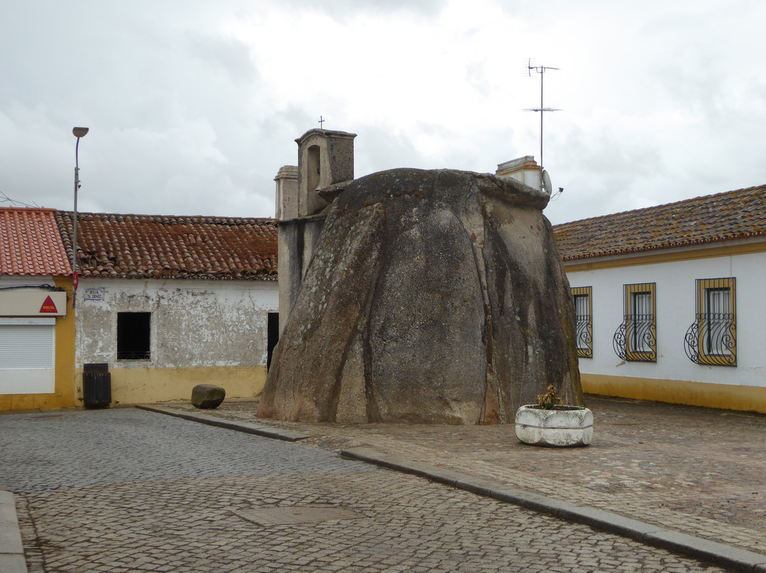 Dolmen São Dinis (Pavia)景点图片