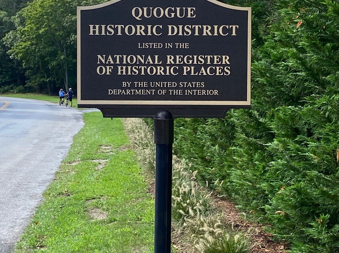Quogue Historic District景点图片