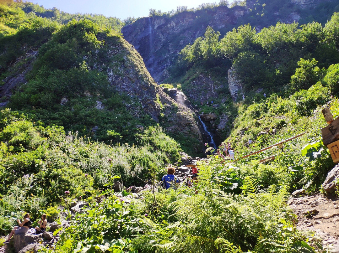 Polikarya Waterfall-Esto-Sadok必去景点