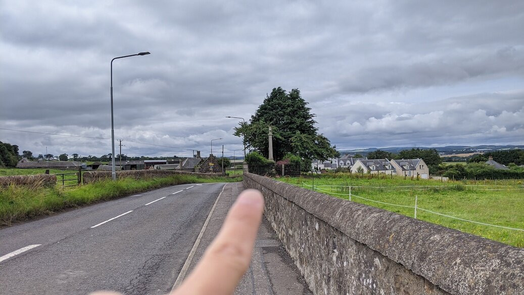 Kirknewton And East Calder War Memorial景点图片