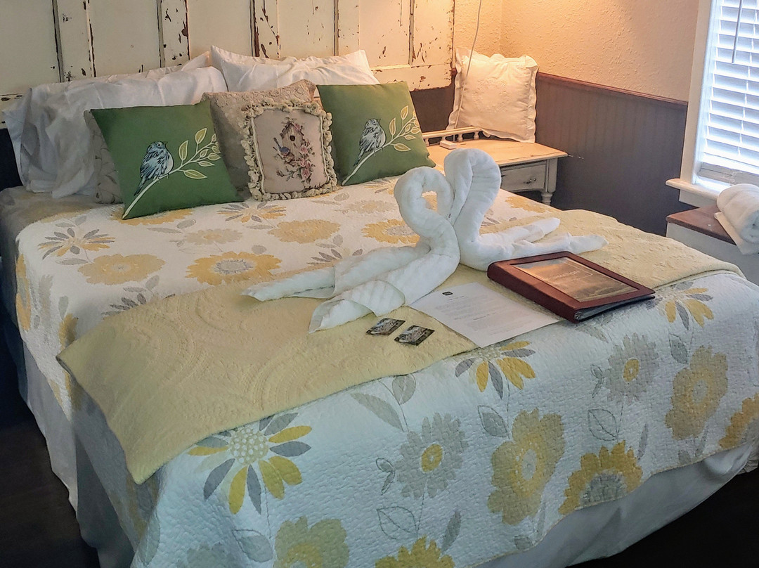 Hodge Podge Lodge主图