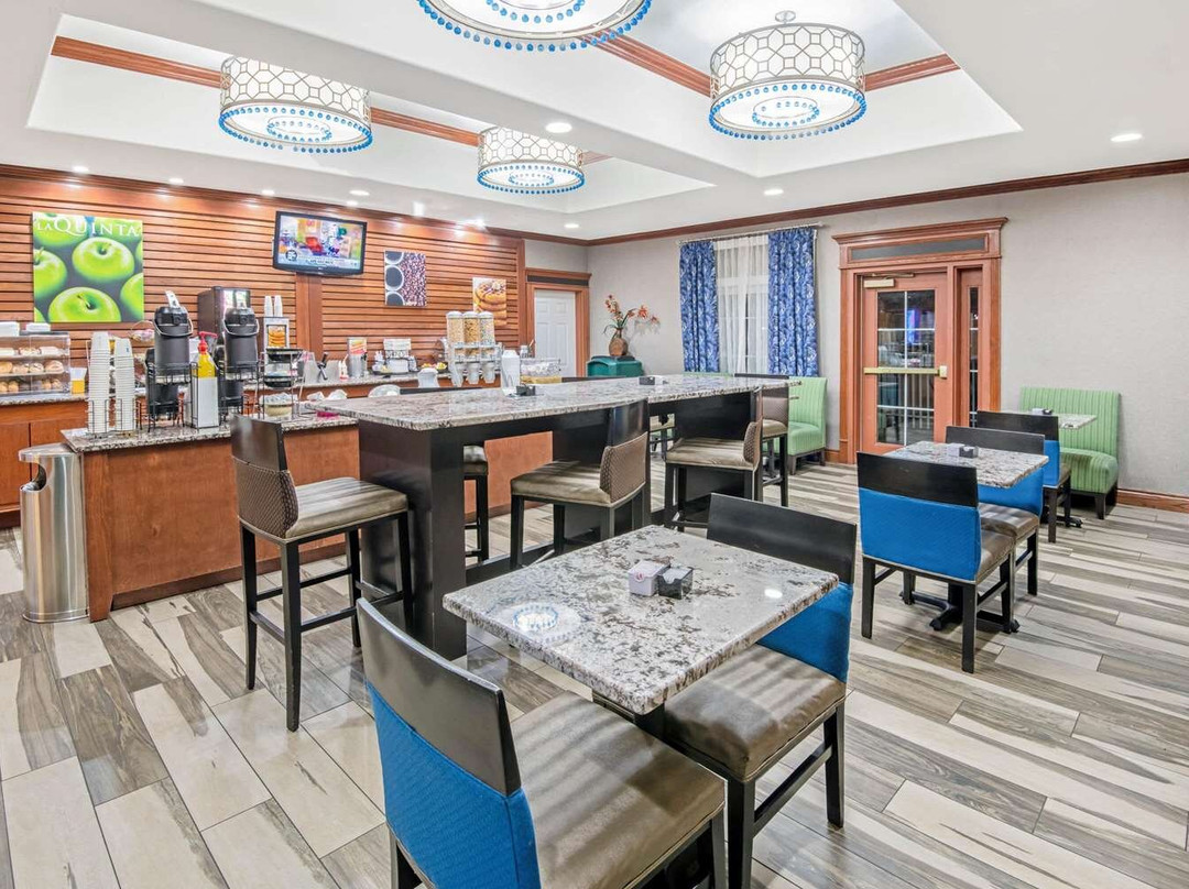 La Quinta Inn & Suites by Wyndham Oklahoma City - Moore主图