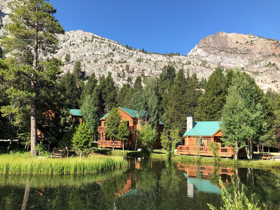 双头鹰水疗度假酒店主图