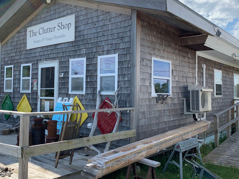 The Clutter Shop Antique and Vintage Desirables-Lubec必去景点