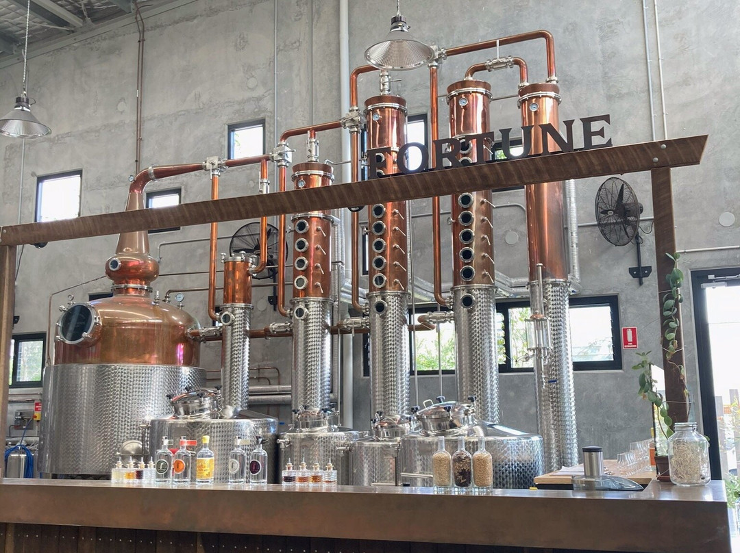 Land & Sea Brewery x Noosa Heads Distillery Tours景点图片
