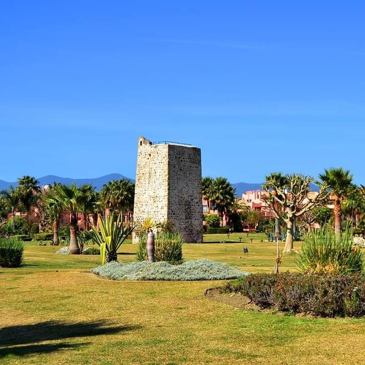 Torre de Guadalmansa-埃斯特波纳必去景点