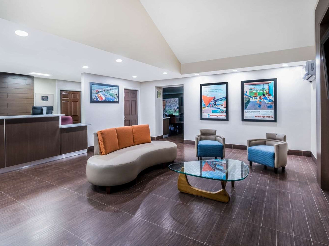 Howard Johnson by Wyndham Dalton主图