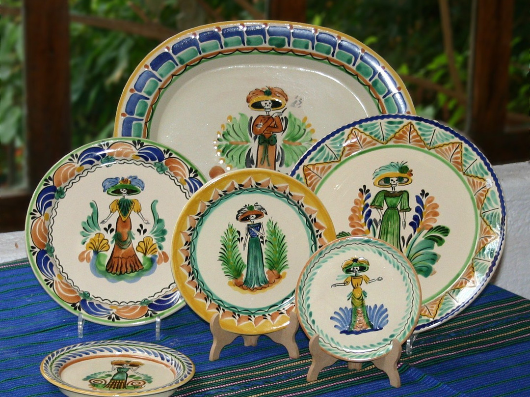 Gorky Pottery by Gorky Gonzalez景点图片