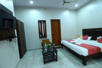 Yog Stay Hotel Laxman Grand主图