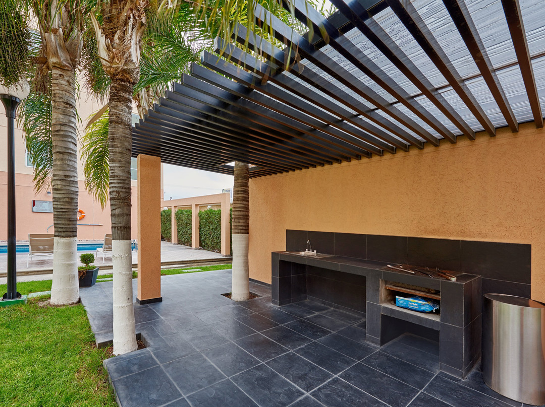 City Express Suites San Luis Potosi主图