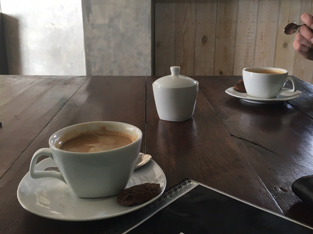 RockVin Cafe and Surfer's Inn主图