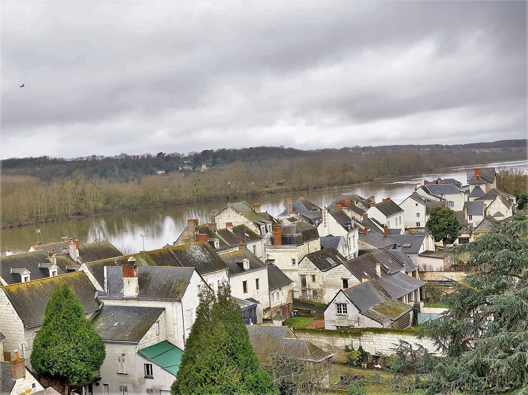 Eglise Notre Dame-Les Rosiers sur Loire必去景点