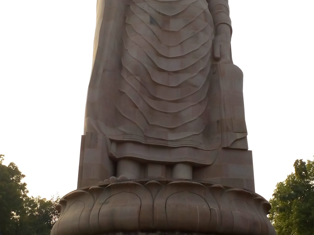 Statue of Standing Buddha景点图片