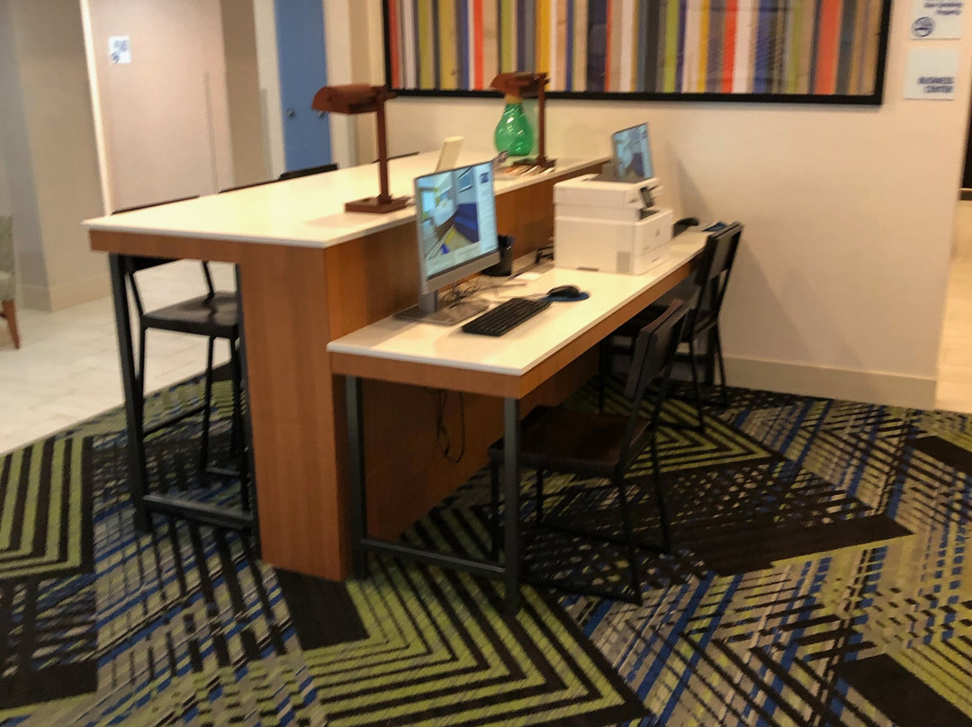 Holiday Inn Express & Suites Vandalia By IHG主图