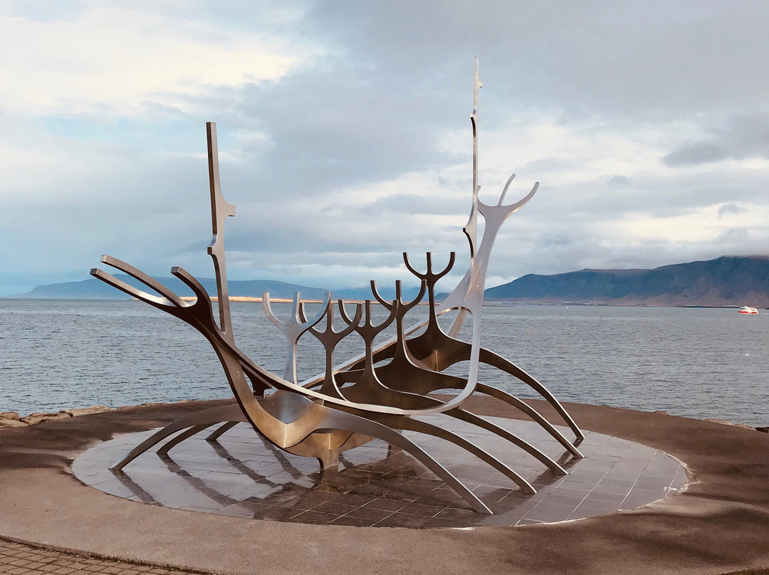 “太阳之舟”雕像-雷克雅未克必去景点