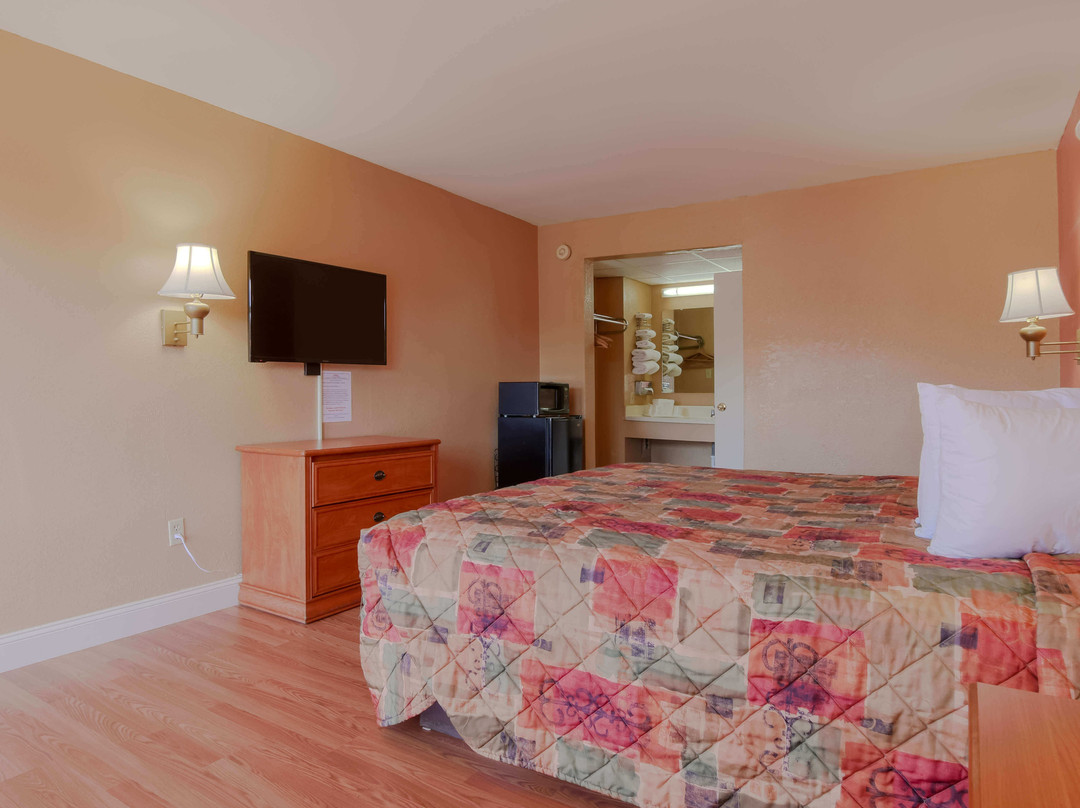 Lakeview Inn Kingston主图