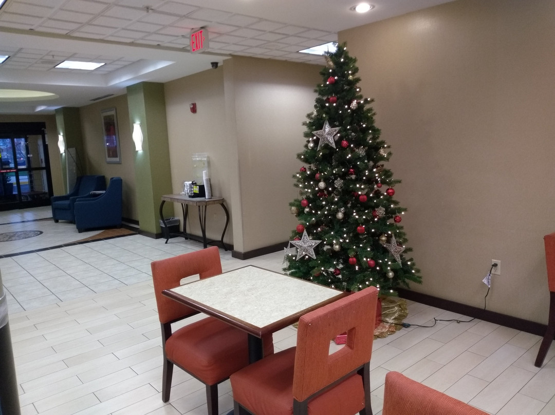 匡蒂科康福特茵酒店主图