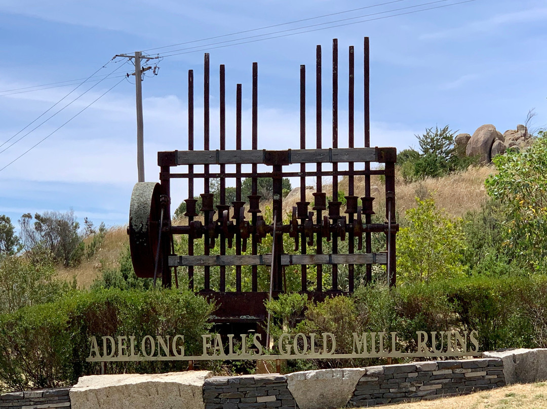 Adelong Falls Gold Mill Ruins景点图片