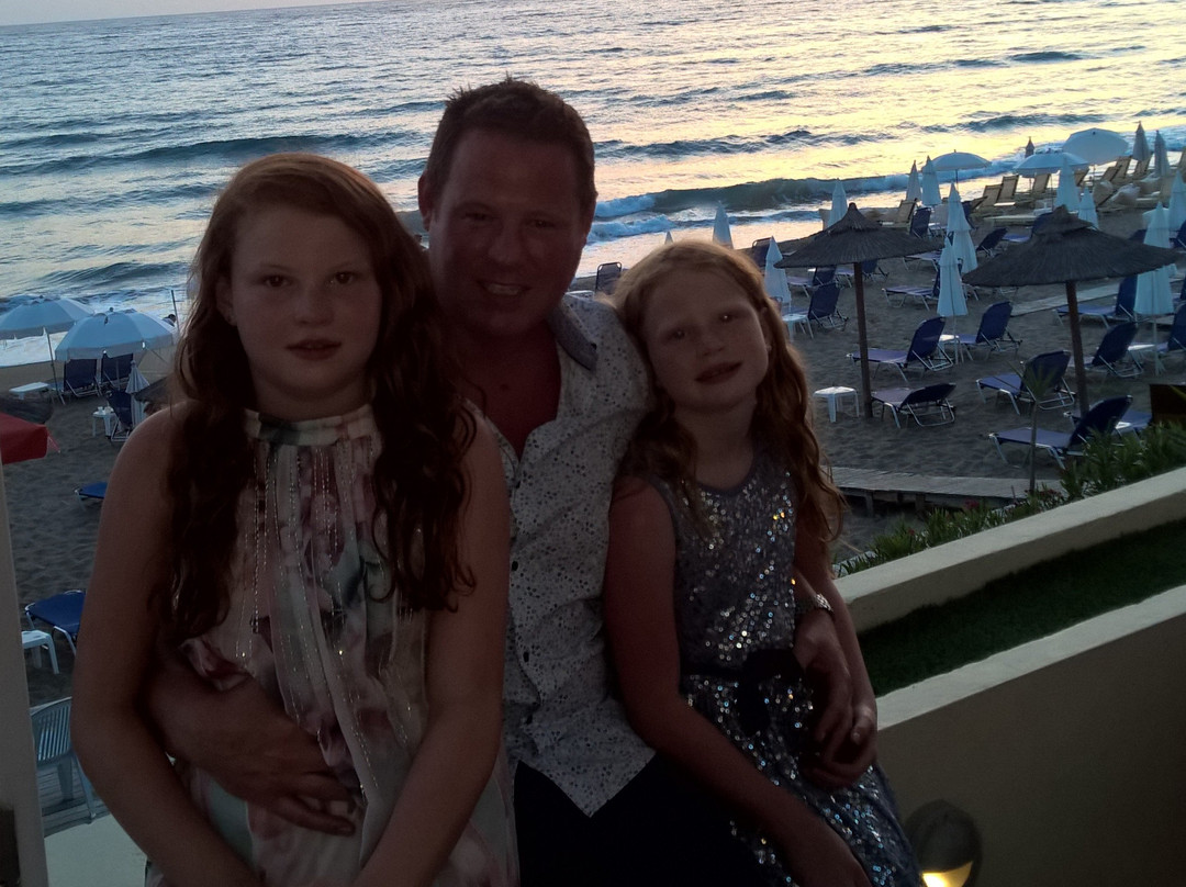Sea Breeze Family Beach Hotel主图