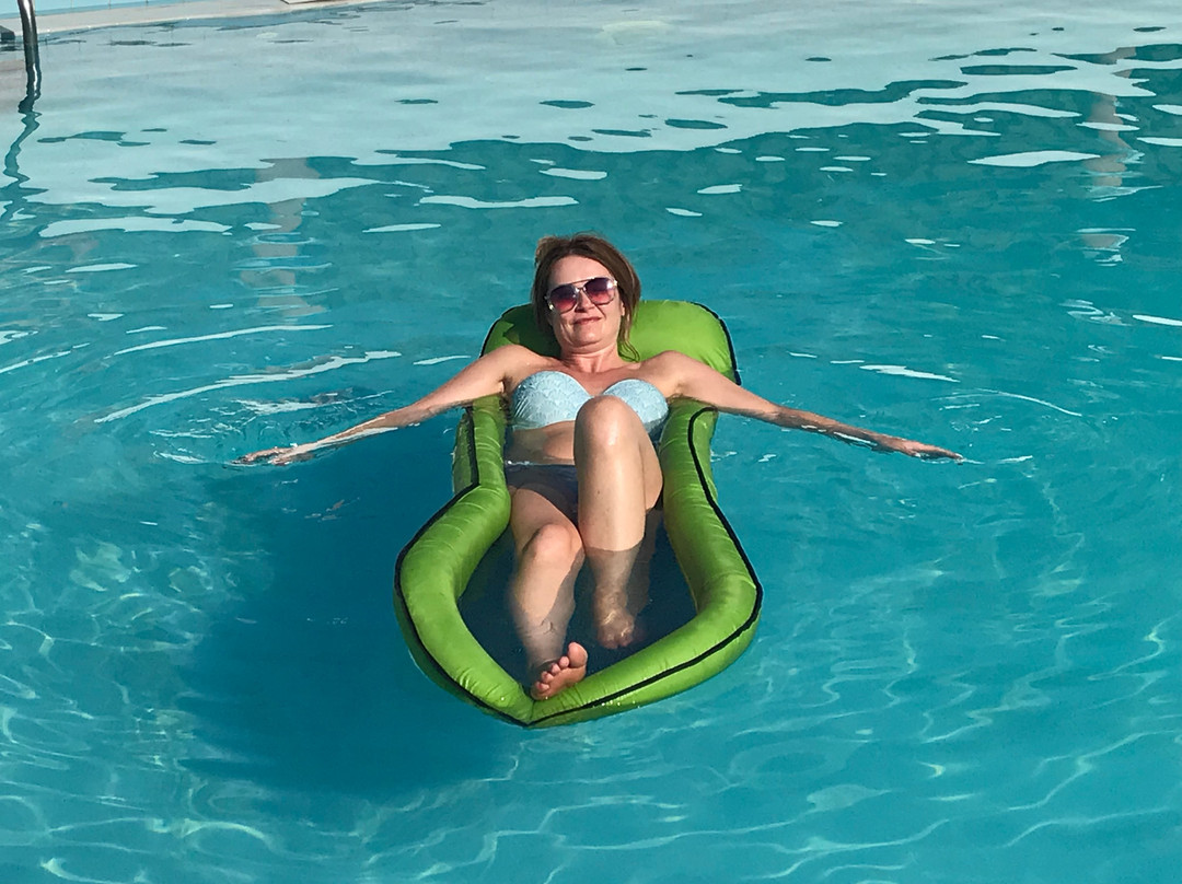 Silver Beach Hotel主图