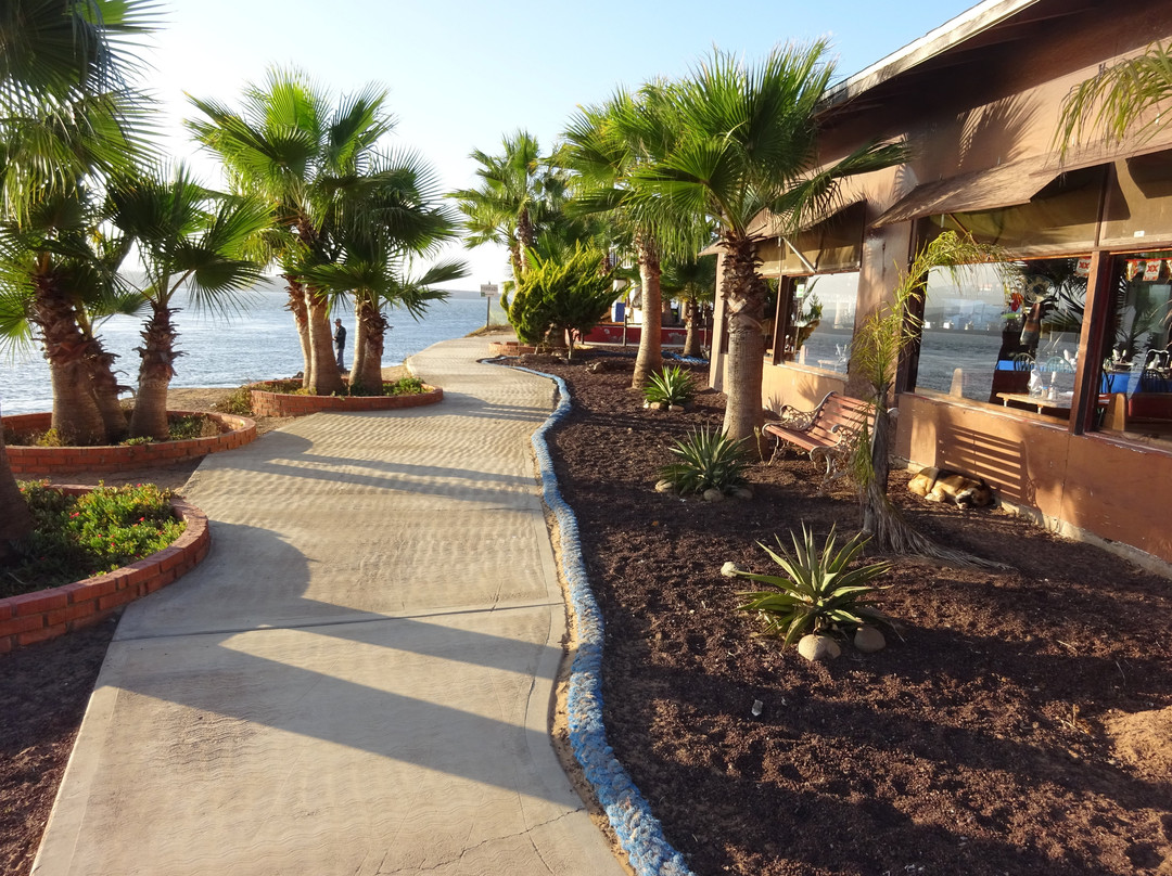 Don Eddie's Landing Hotel主图