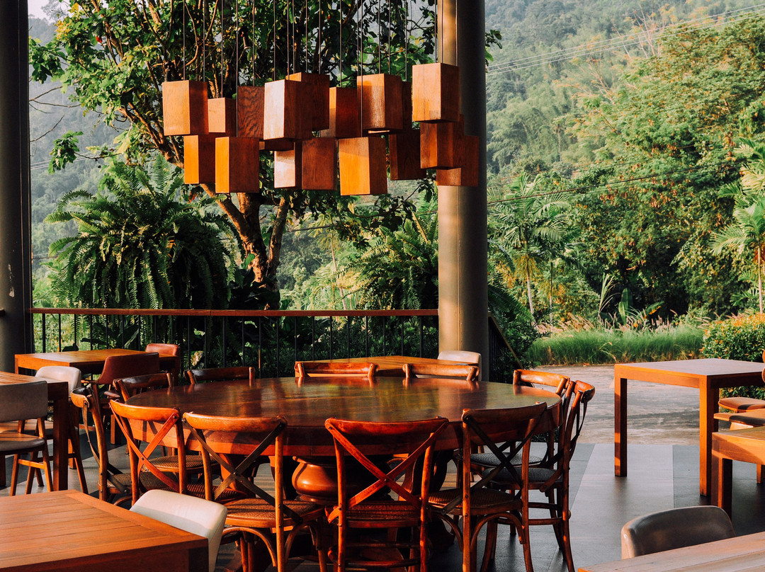 Sirinati Khao Kho National Park主图