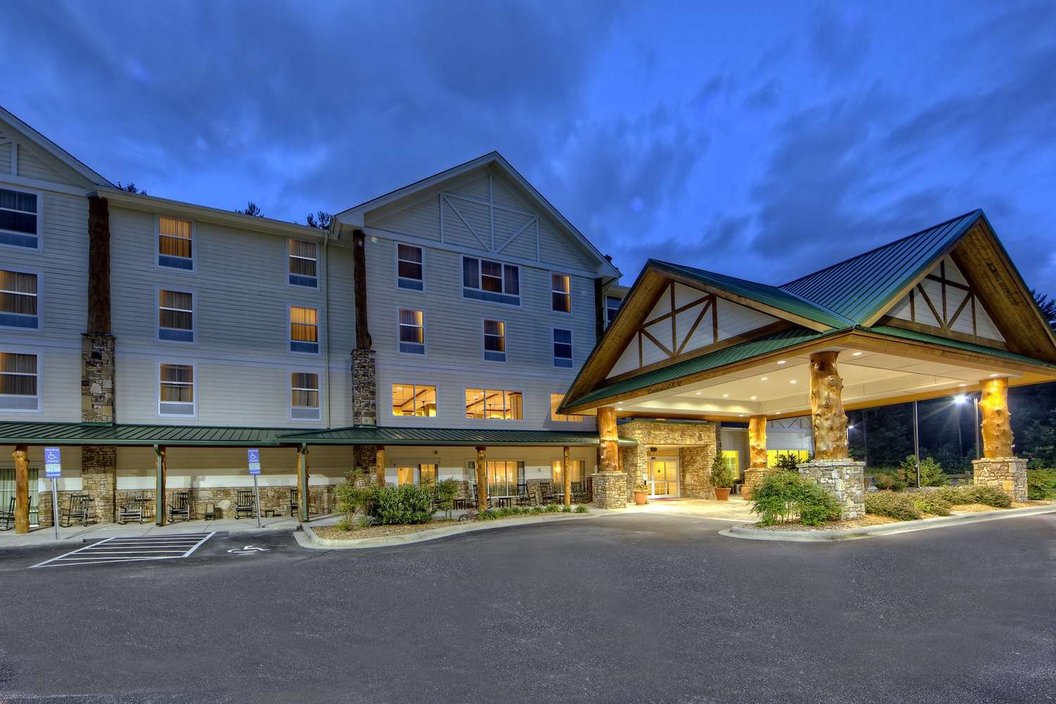 Hampton Inn & Suites Cashiers-Sapphire Valley-官方