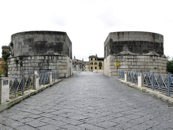 Porta di Capua o Torri di Federico II景点图片