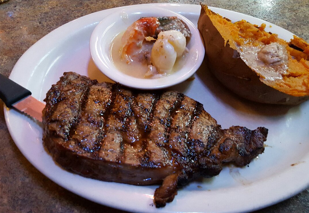 Joliet旅游景点-Edgar Bar