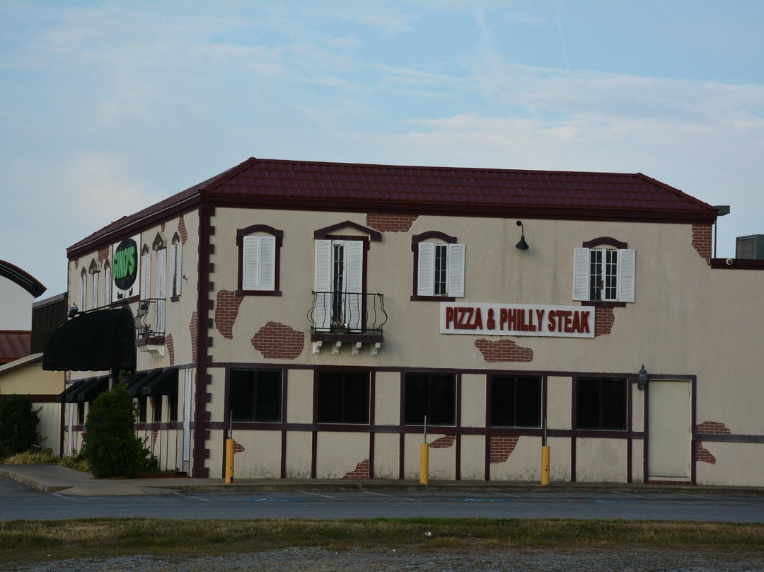 Gino's Sports Grill景点图片
