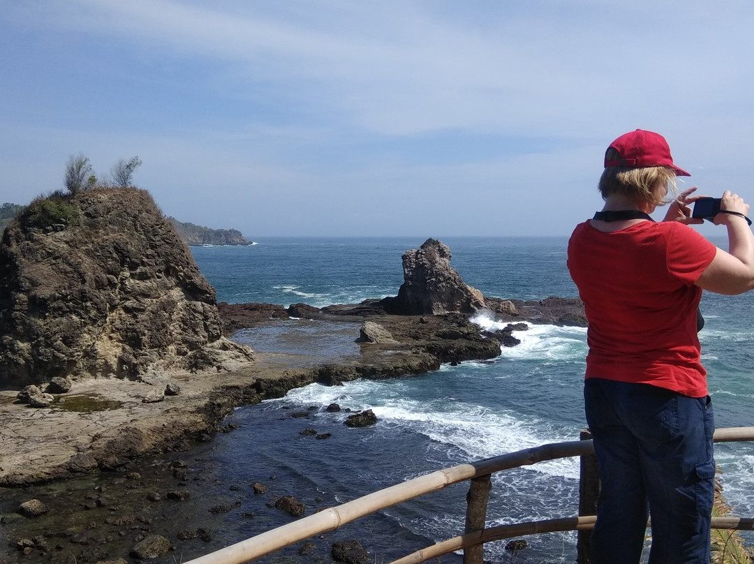 Watu Lumbung Beach景点图片