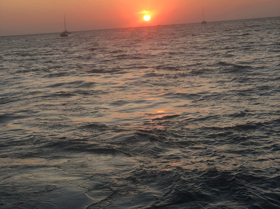 Blue Cruisers Santorini-圣托里尼必去景点