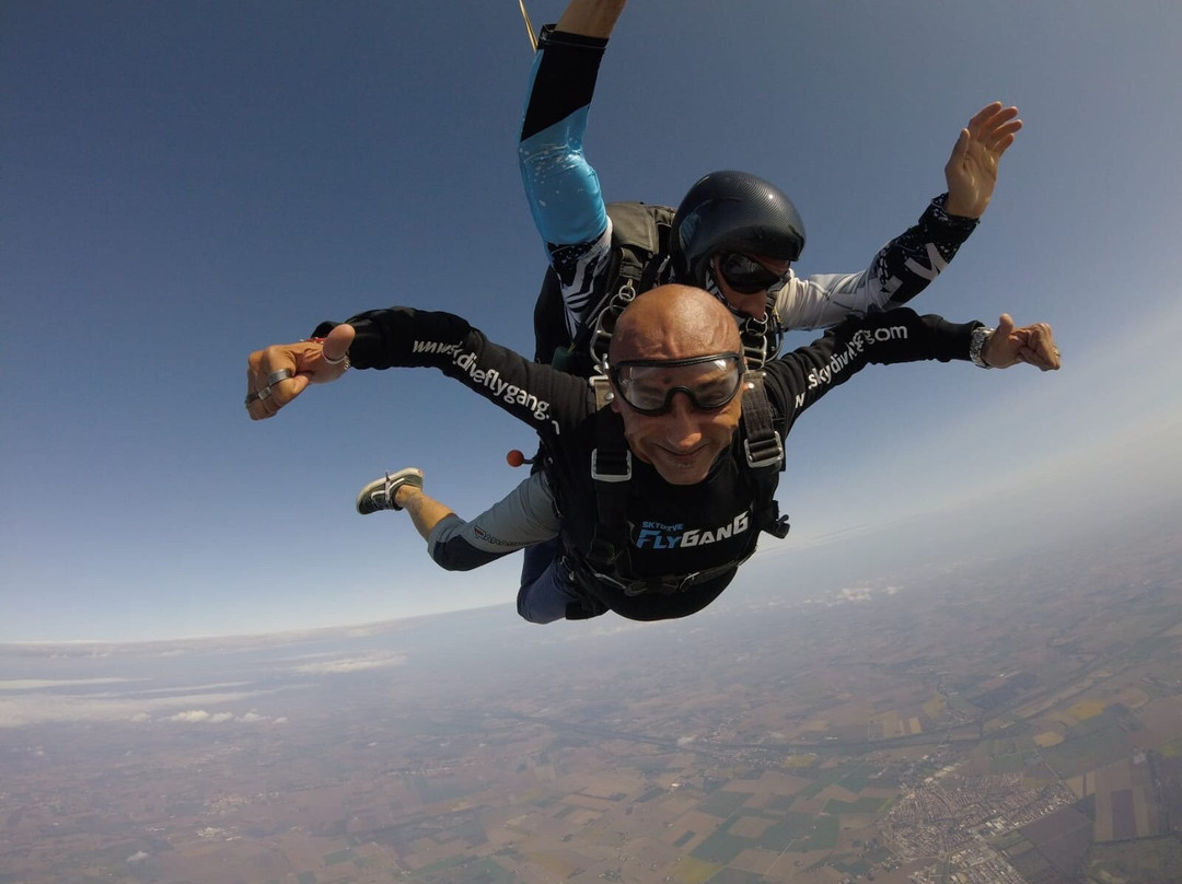 Skydive FlyGang景点图片